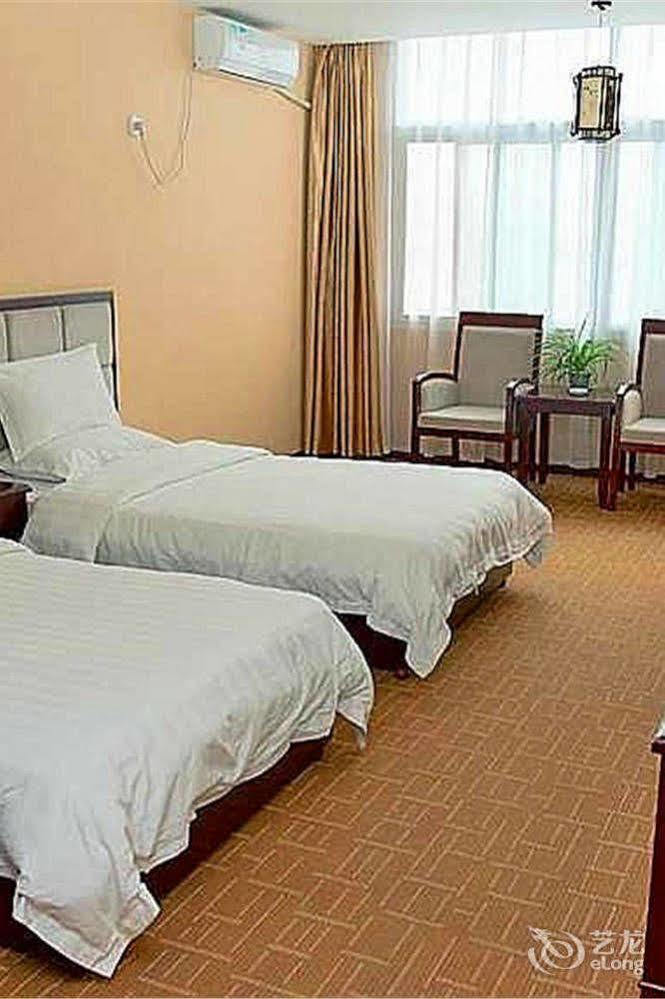 Triumph Power Hotel Shiyan  Exterior photo